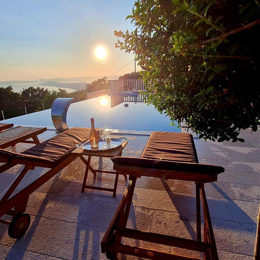 Sea View Luxury Apart Hotel Villa Conte With Swiming Pool And Romantic Spa Подстрана Екстериор снимка