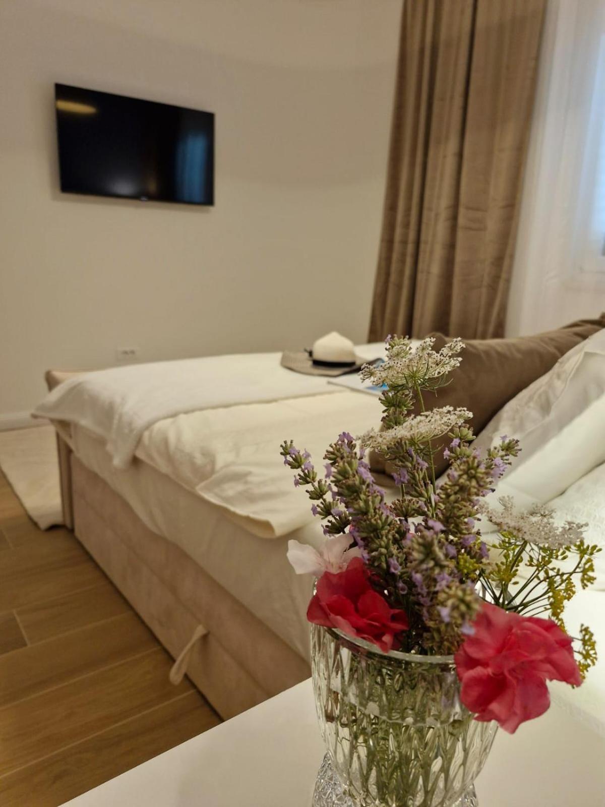 Sea View Luxury Apart Hotel Villa Conte With Swiming Pool And Romantic Spa Подстрана Екстериор снимка